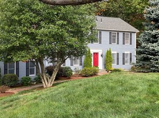 8 Longfellow Rd, Westborough, MA 01581