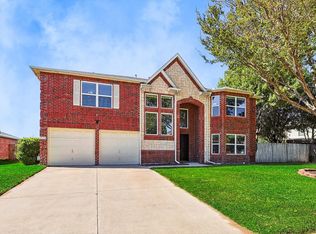 713 Raven Dr, Saginaw, TX 76131