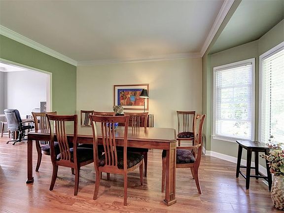 4th image of 2911 Preakness Dr NW