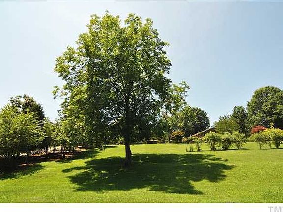 4th image of 3614 Yorkshire Dr