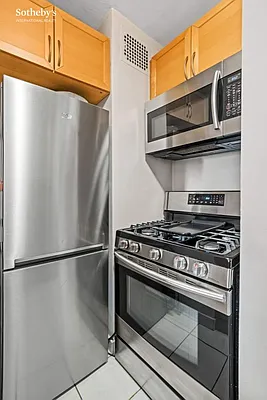 Sold by Sotheby's International Realty | media 8