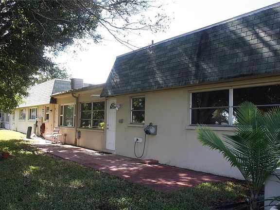 3rd image of 8235 Burgundy Dr