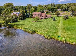 8217 Snaresbrook Rd, Roscoe, IL 61073