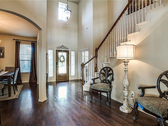 4th image of 102 Lakehill Ct
