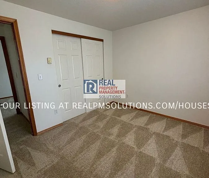 470 Lair Ln — Photo 8
