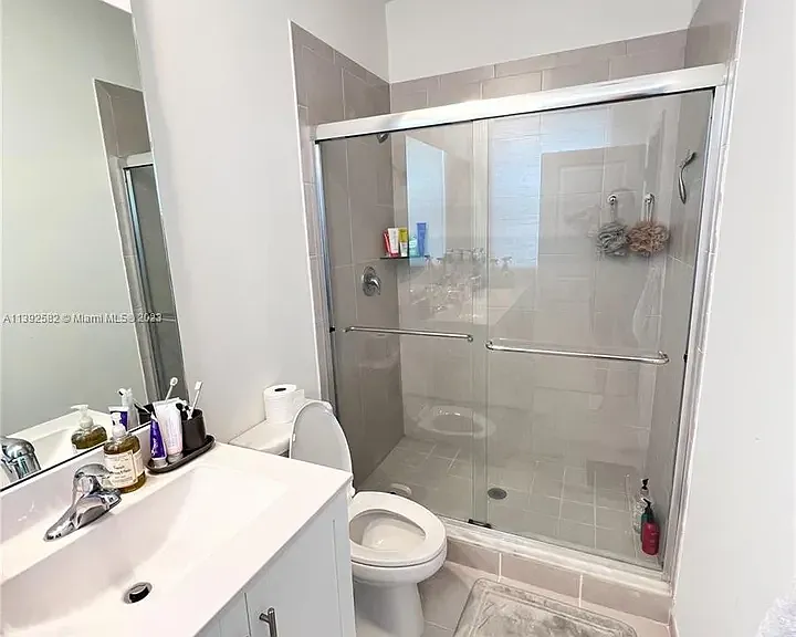 20610 NE 5th Pl — Photo 12