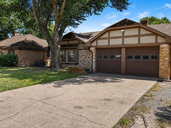 2nd image of 6107 Autumn Arbor Dr