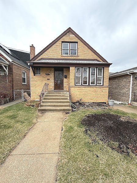 1st image of 3534 W 72nd St