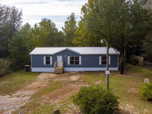 121 AMSTERDAM Street, Interlachen, FL 32148