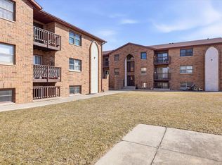 1161 Gillingham Rd, Neenah, WI 54956