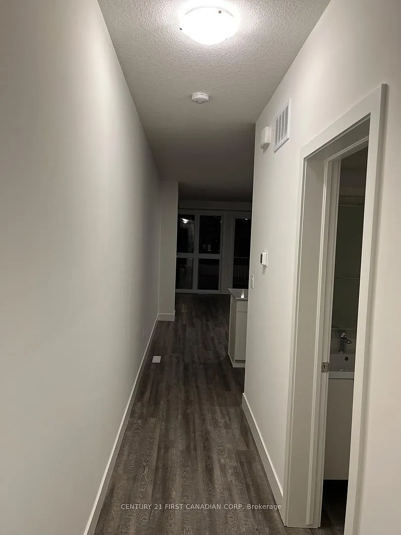 3 bed, $2,400 — Photo 3