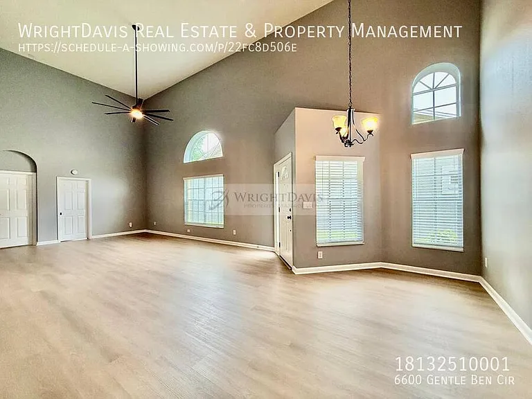 6600 Gentle Ben Cir — Photo 8