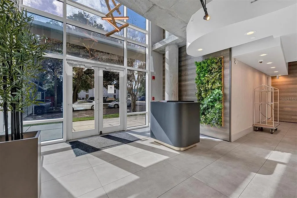 2 bed, 2.0 bath, 1743 sqft, $9,000 — Photo 3