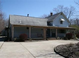 19550 Fowles Rd, Middleburg Heights, OH 44130