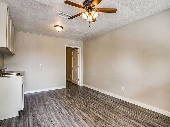 3rd image of 4820 Oak Ave #3