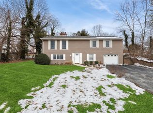 319 Terry Rd, Smithtown, NY 11787