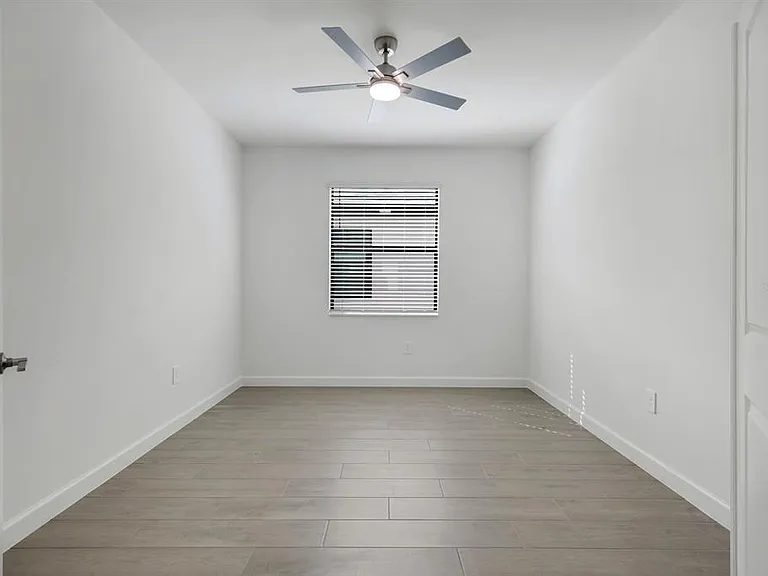 19232 Gentry Pl — Photo 10