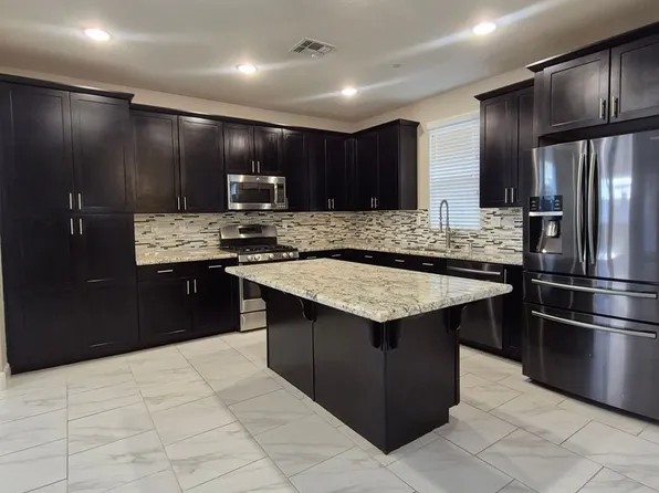 624 Saint Armel Pl, Roseville, CA 95747