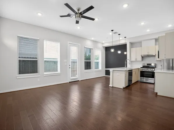 619 Thornton Oaks Ln, Houston, TX 77018