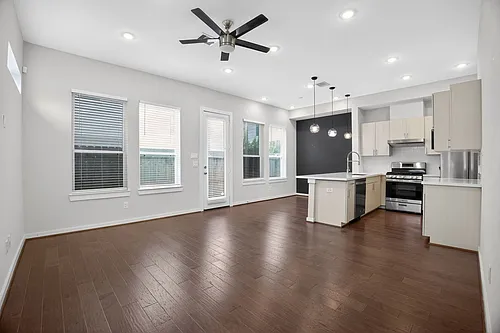 619 Thornton Oaks Ln Photo 1