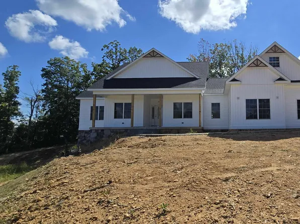 12 Valley Manor Dr, Staunton, VA 24401