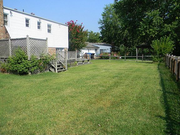 5th image of 5191 Sharon Dr