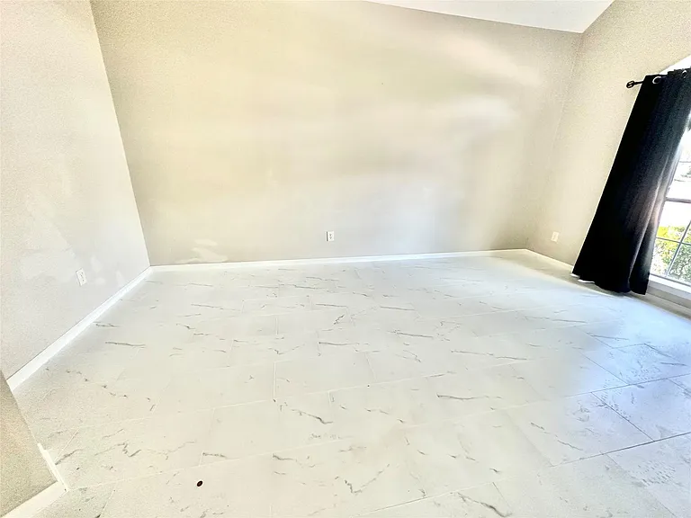 20902 Avery Cove Ln — Photo 5