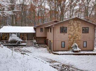 2124 Hinckley Hills Rd, Hinckley, OH 44233