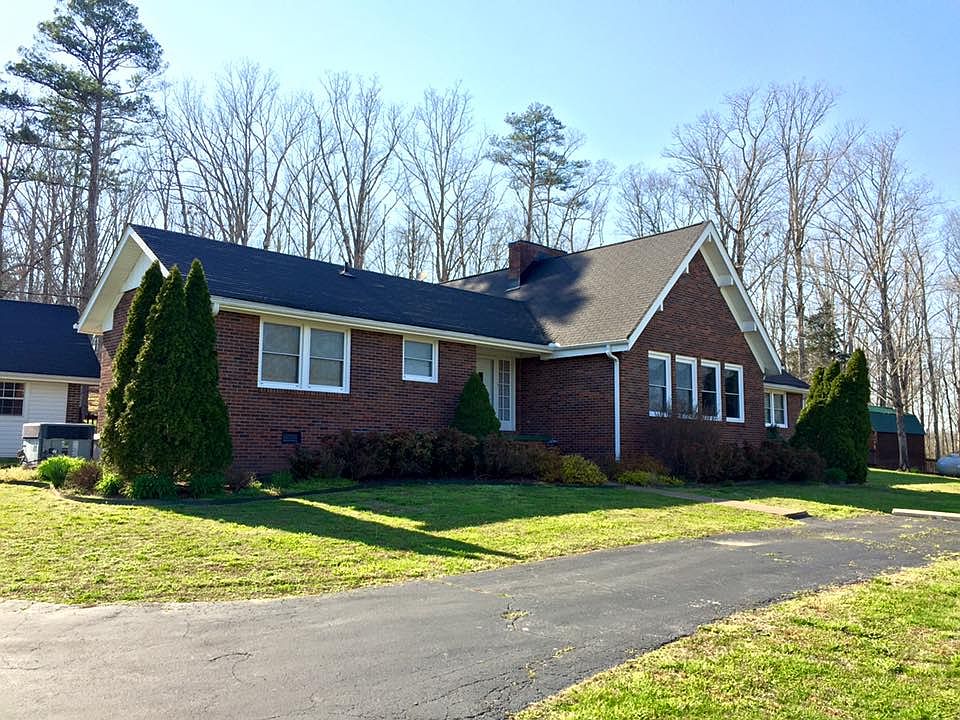 1st image of 855 Waynesboro Hwy