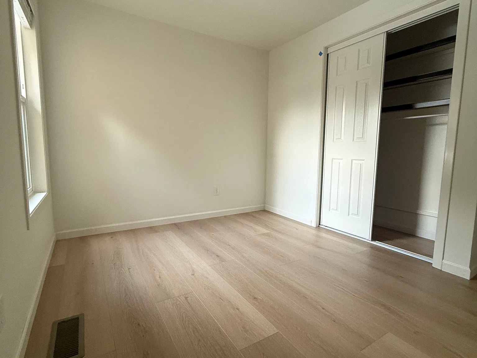 4625 W Bloom St — Photo 3