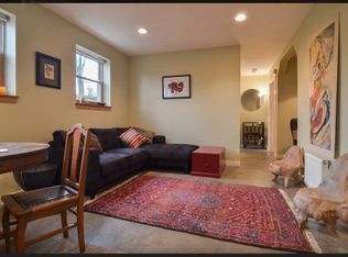 902 25th Ave, Seattle, WA 98122