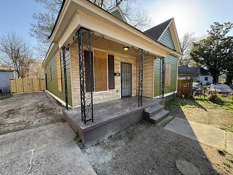 741 E Trigg Ave — Photo 16