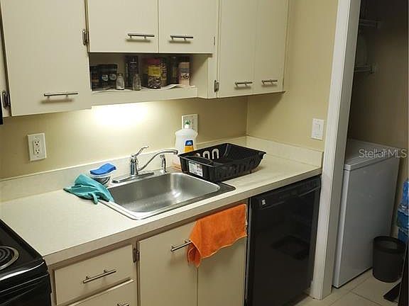 2nd image of 6004 Laketree Ln APT B