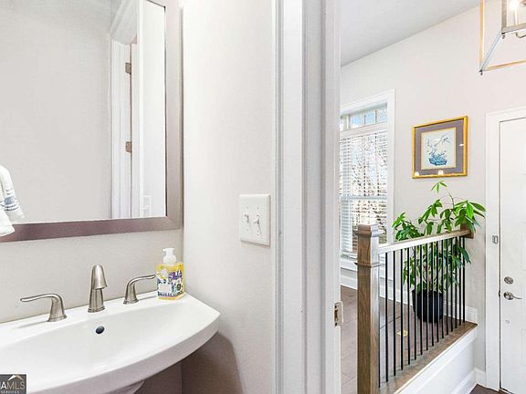 4th image of 4325 Parkside Pl