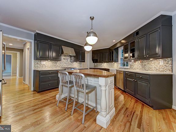 2nd image of 4509 Tournay Rd