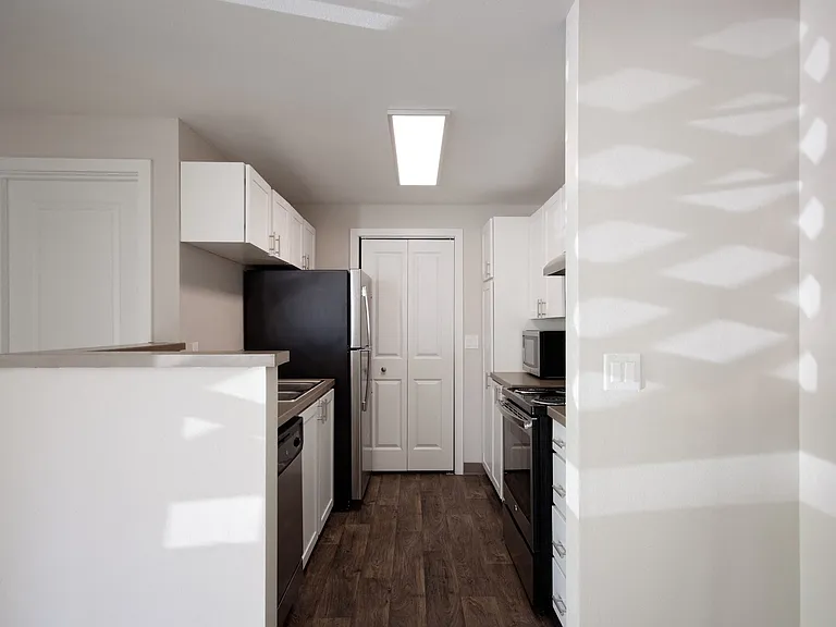 Stonesthrow Apartments — Photo 22