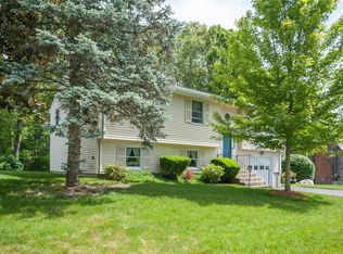105 Cross Bow Ln, West Warwick, RI 02893