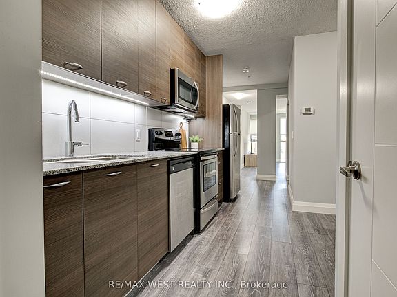 5th image of 318 Spruce St Unit 215
