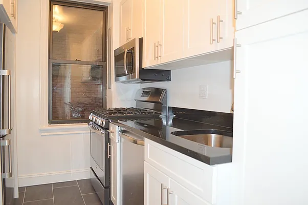 Rented by Citi Habitats | media 9