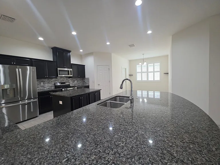 17545 Buckingham Garden Dr — Photo 17