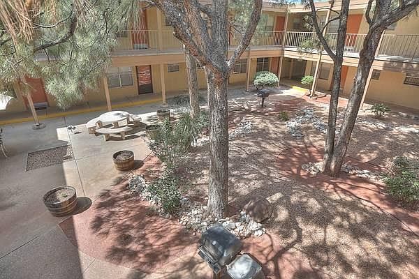 2nd image of 124 Cardenas Dr NE