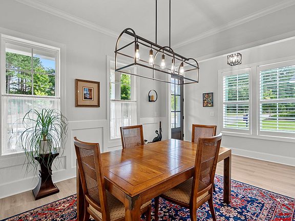 3rd image of 1103 Laurelwood Dr