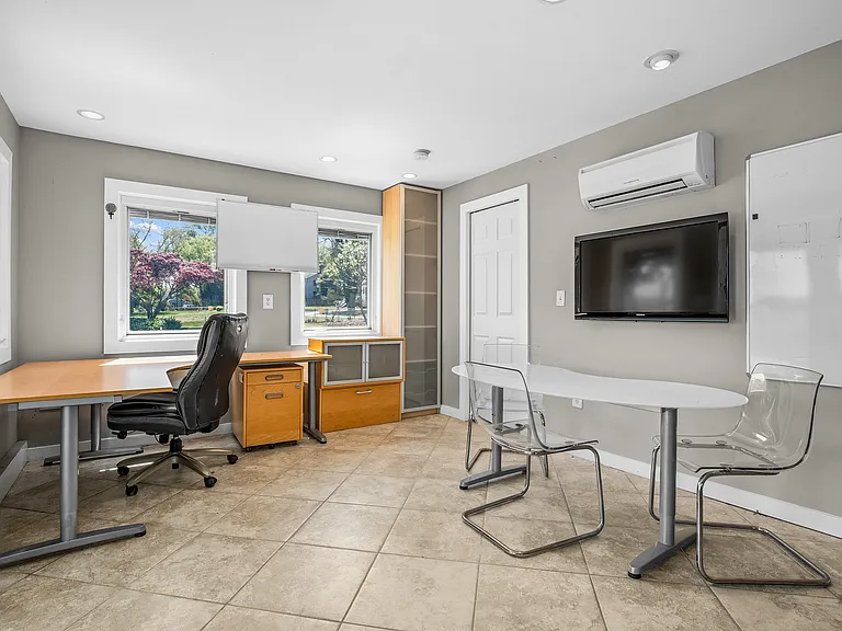 201 Edgewater Dr #B — Photo 18