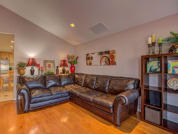 5th image of 603 Detroit Ct