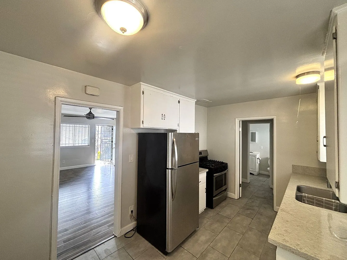 1 bed, 1.0 bath, $2,289 — Photo 3