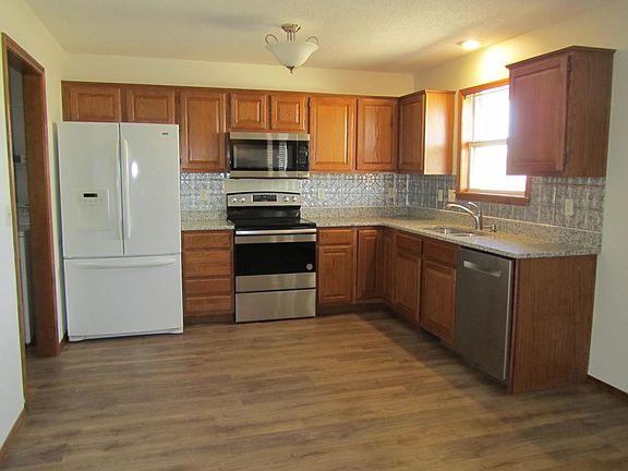 2nd image of 3823 W Dover Street