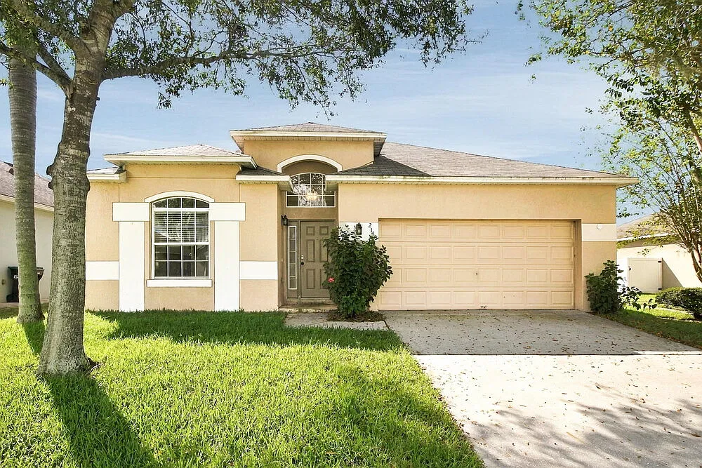 4 bed, 2.0 bath, 1728 sqft, $2,435 — Photo 1