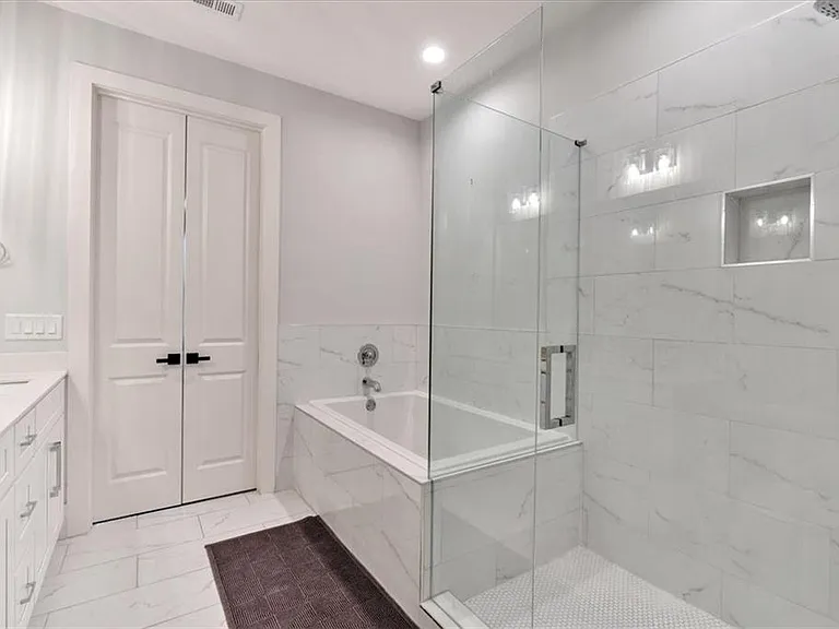 6890 Peachtree Dunwoody Rd #303 — Photo 22