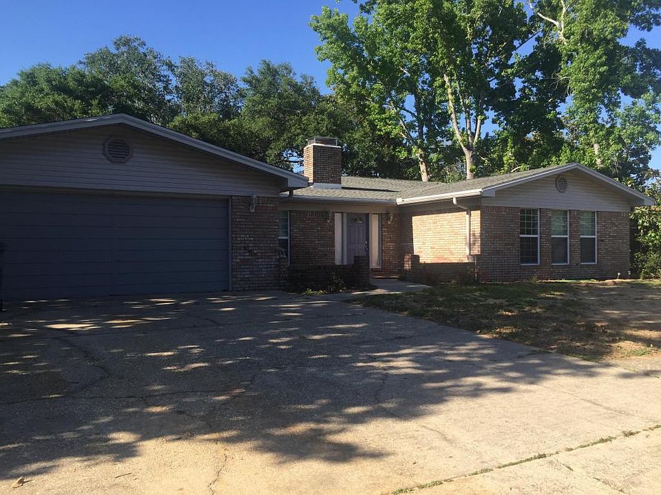 2nd image of 3 Stafford Cir