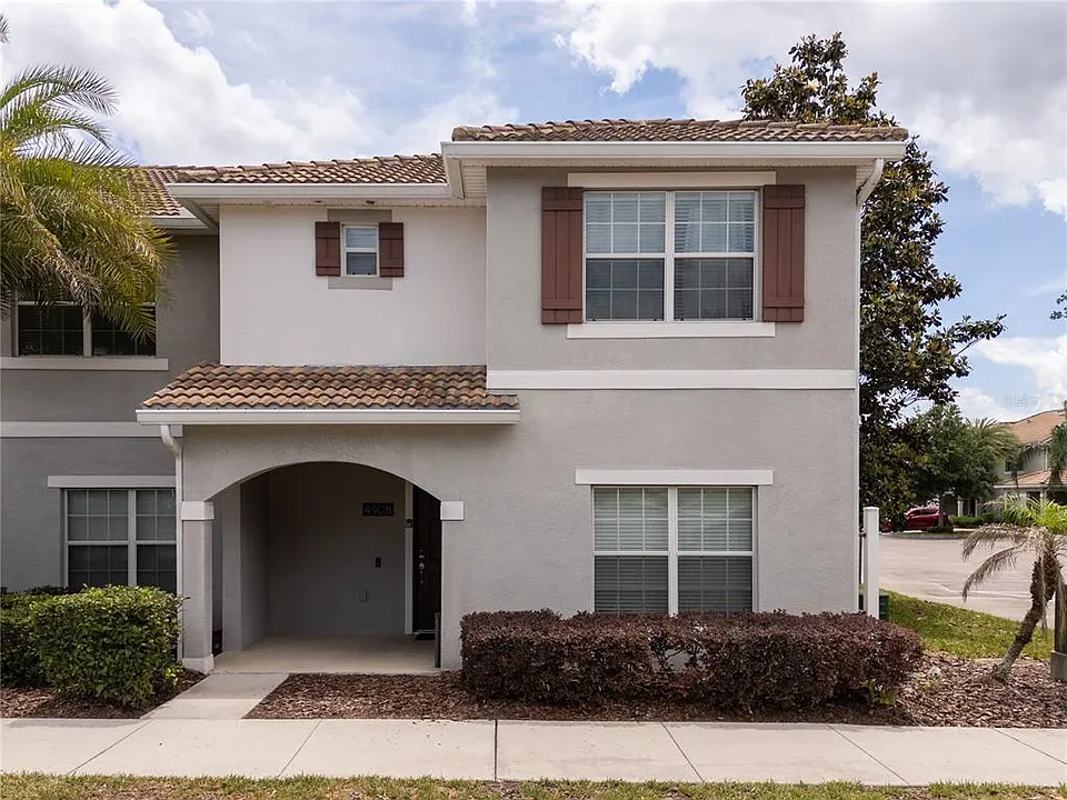 4908 Clock Tower Dr